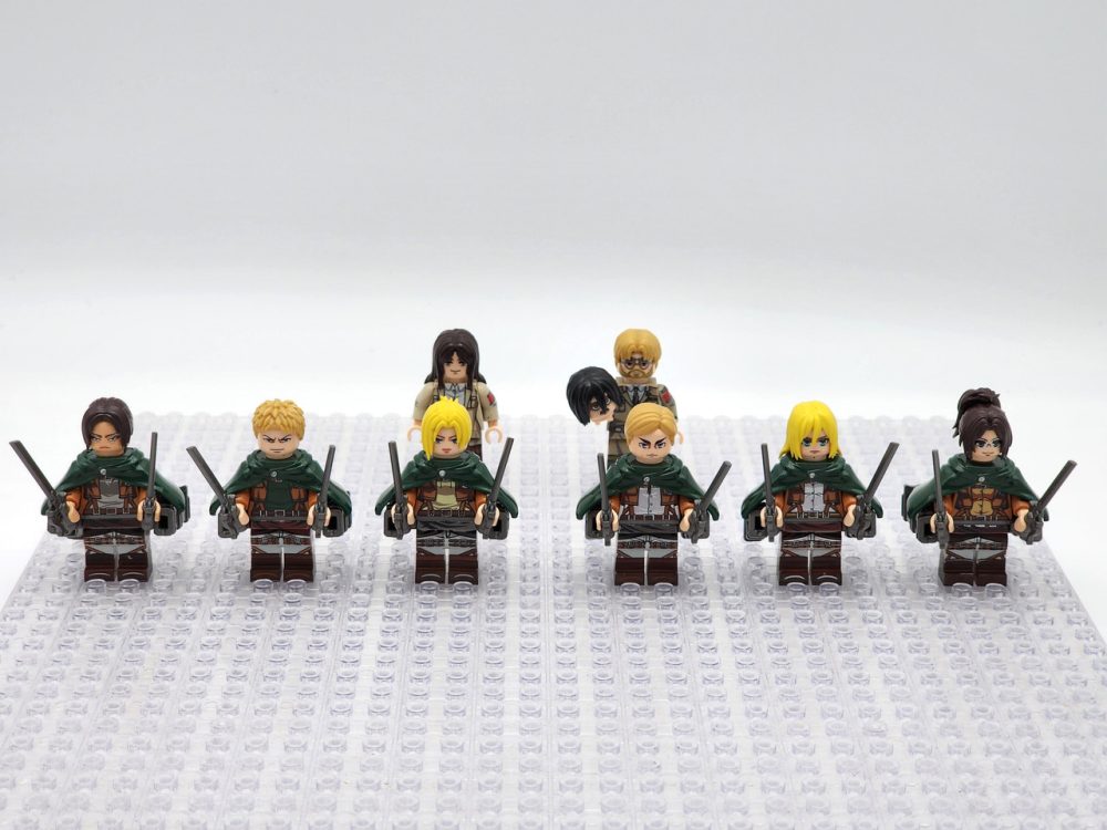attack-on-titan-minifigure-set-of-8pcs