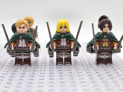 attack-on-titan-minifigure-set-of-8pcs