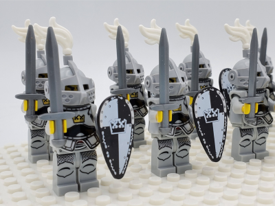 black-crown-knights-style-1-minifigures-set-of-10pcs