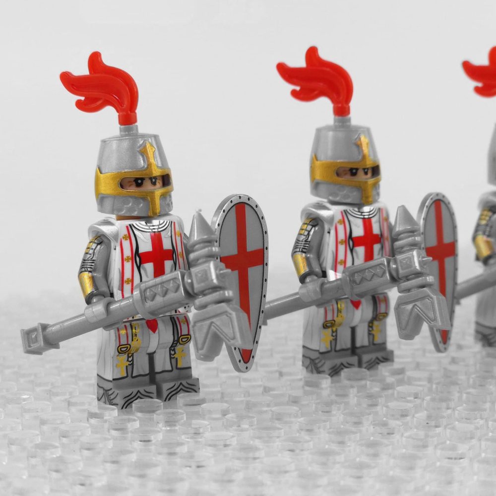 crusades-knights-templar-battle-priests-minifigures-set-of-5pcs-with-war-hammers-and-shield-accessories