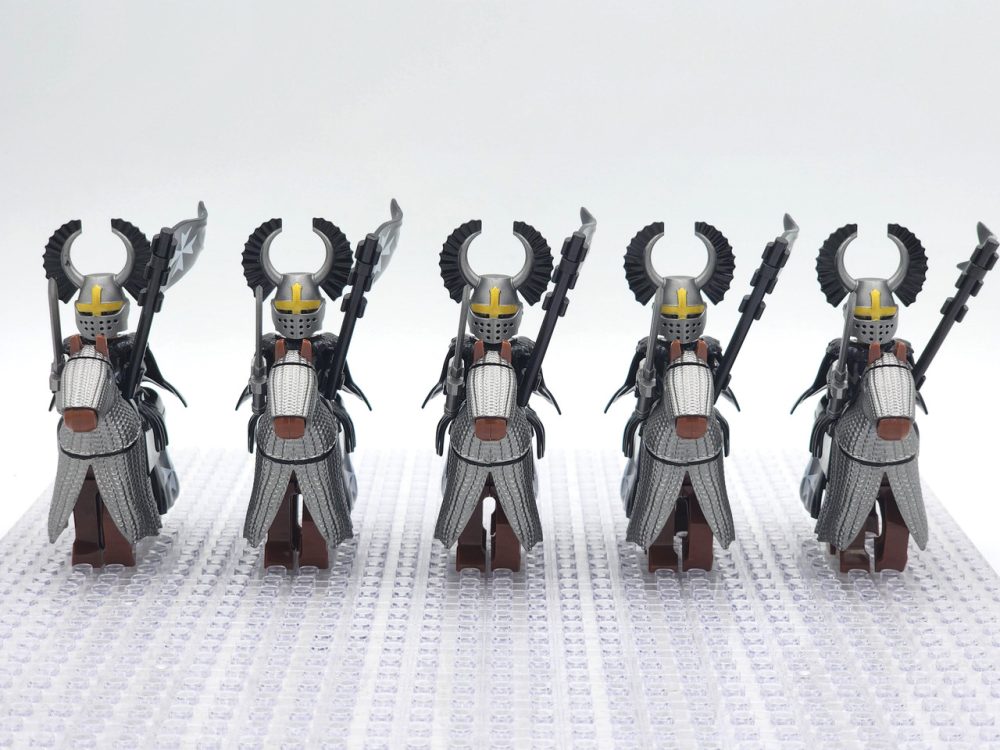 crusades-mounted-knights-hospitallers-armored-warhorse-minifigure-set-of-10pcs-with-assortment-of