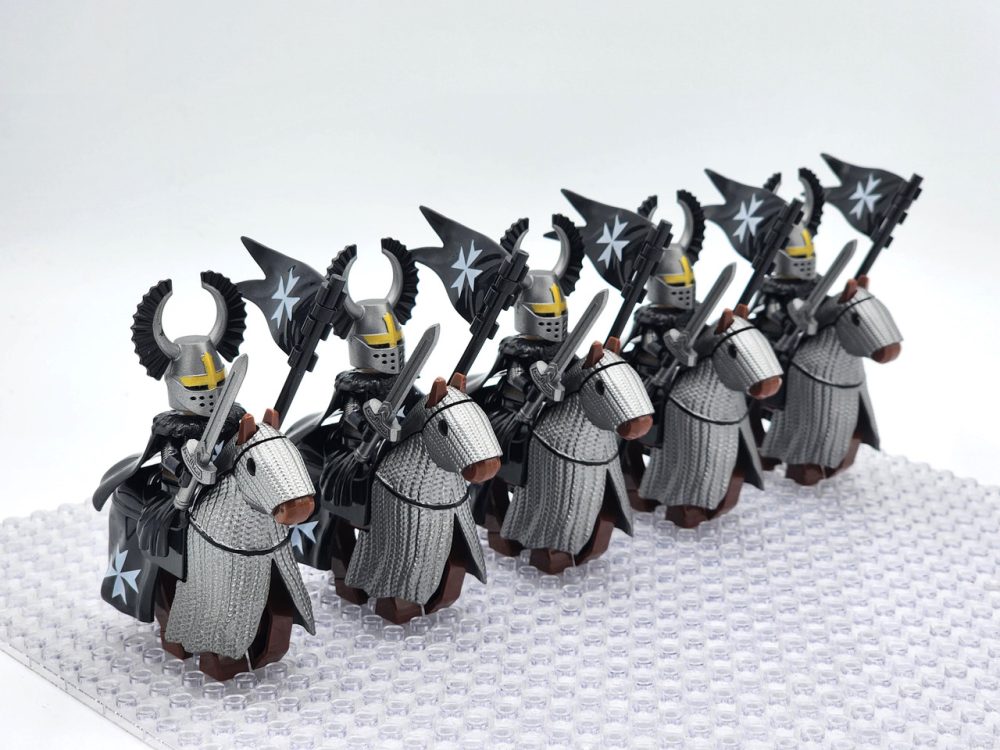 crusades-mounted-knights-hospitallers-armored-warhorse-minifigure-set-of-10pcs-with-assortment-of