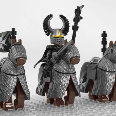 crusades-mounted-knights-hospitallers-armored-warhorse-minifigure-set-of-10pcs-with-assortment-of