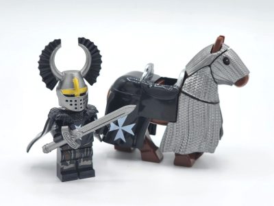 crusades-mounted-knights-hospitallers-armored-warhorse-minifigure-set-of-10pcs-with-assortment-of
