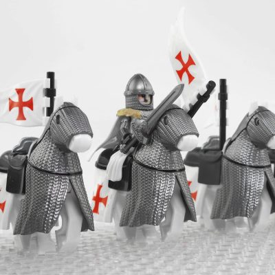 crusades-mounted-knights-templars-armored-warhorse-minifigure-set-of-10pcs-with-assortment-of