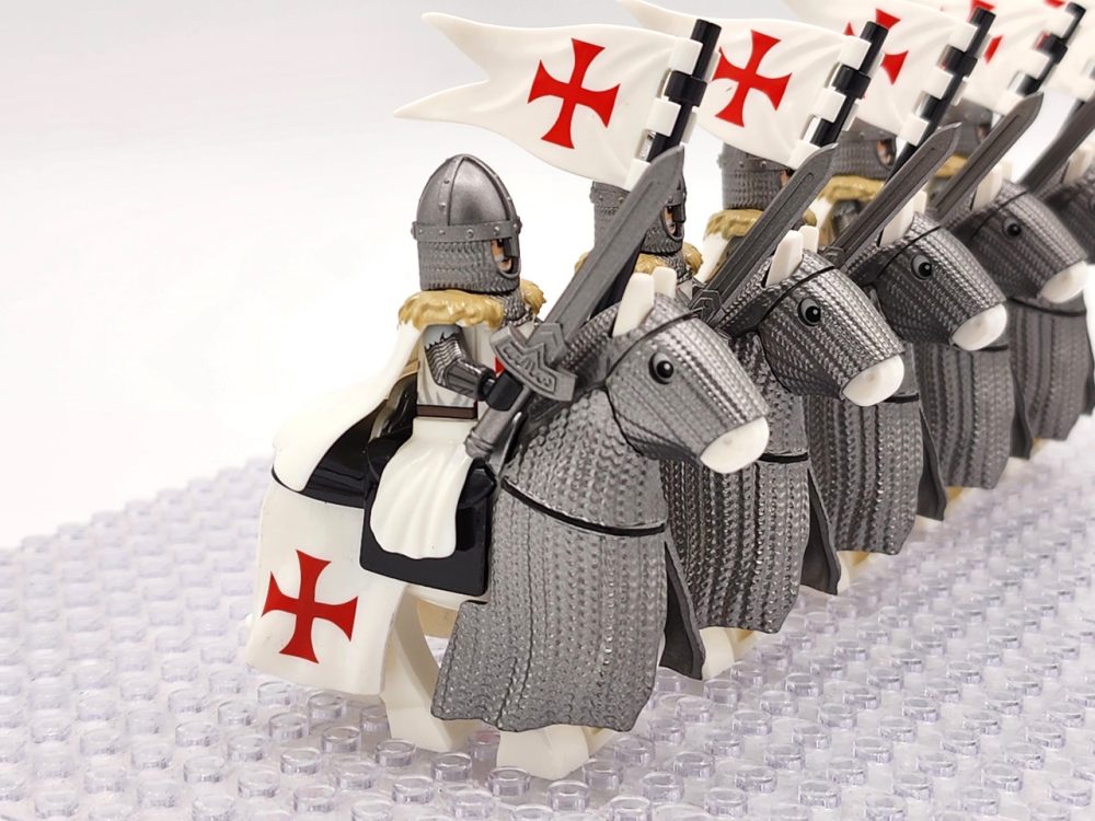 crusades-mounted-knights-templars-armored-warhorse-minifigure-set-of-10pcs-with-assortment-of