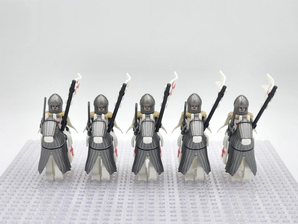 crusades-mounted-knights-templars-armored-warhorse-minifigure-set-of-10pcs-with-assortment-of