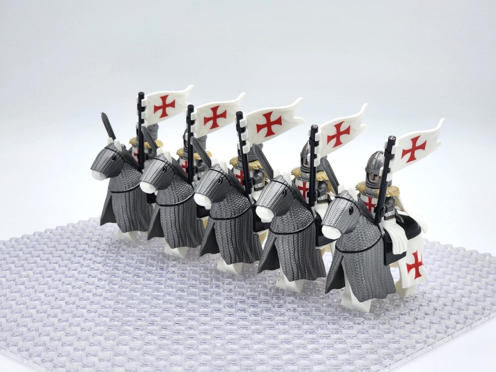 crusades-mounted-knights-templars-armored-warhorse-minifigure-set-of-10pcs-with-assortment-of
