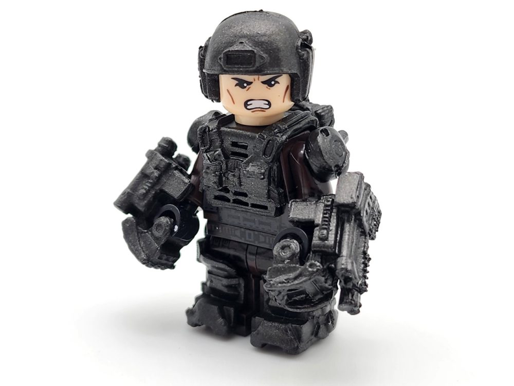 edge-of-tomorrow-tom-cruise-major-william-cage-in-battle-exosuit-minifigure