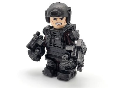 edge-of-tomorrow-tom-cruise-major-william-cage-in-battle-exosuit-minifigure