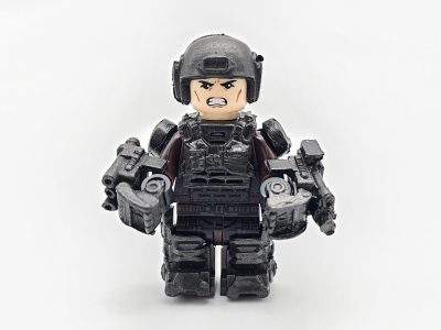 edge-of-tomorrow-tom-cruise-major-william-cage-in-battle-exosuit-minifigure