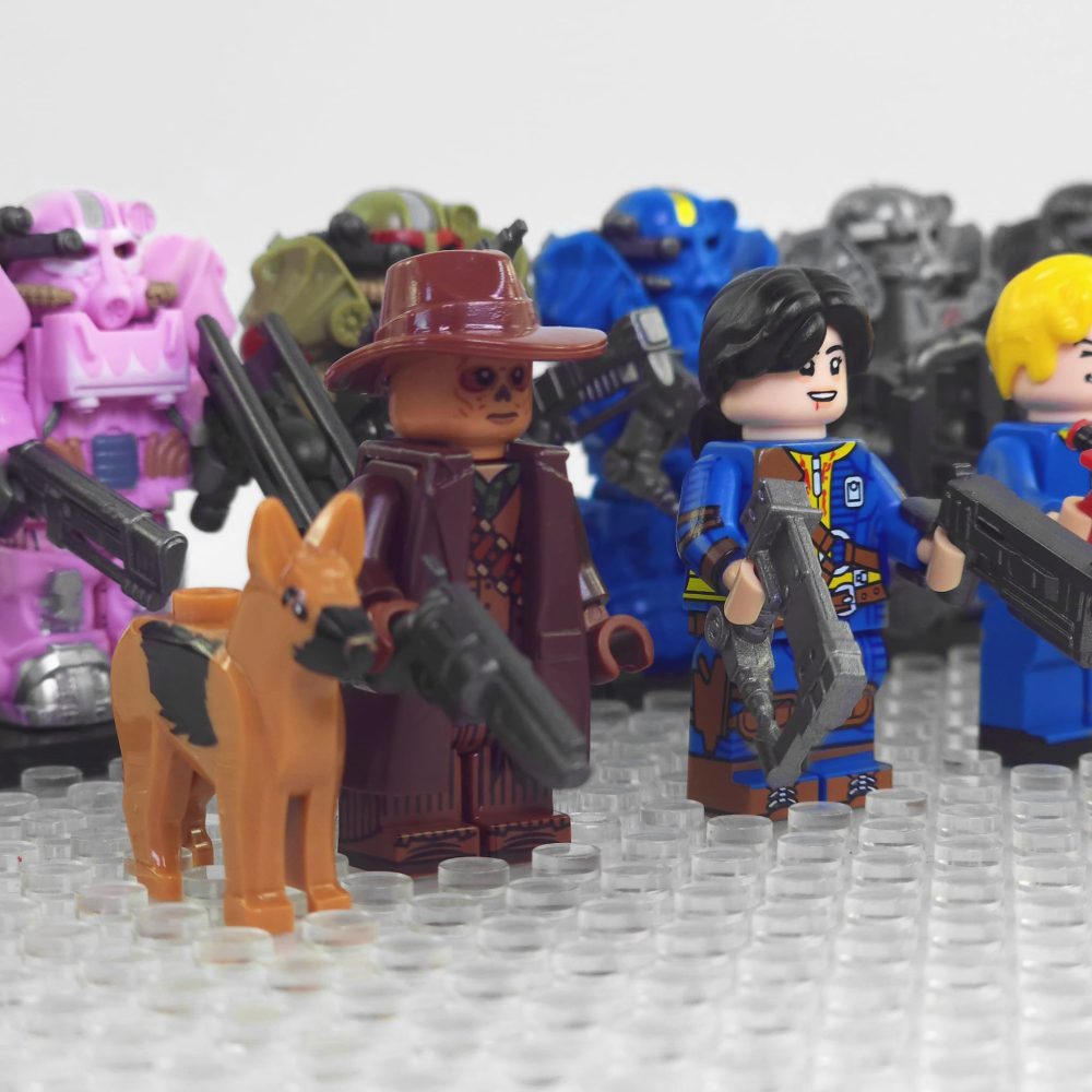 fallout-tv-series-lucy-maximus-cooper-t60-power-armor-minifigure-set