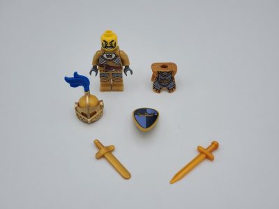 golden-crown-knights-style-1-minifigures-set-of-10pcs