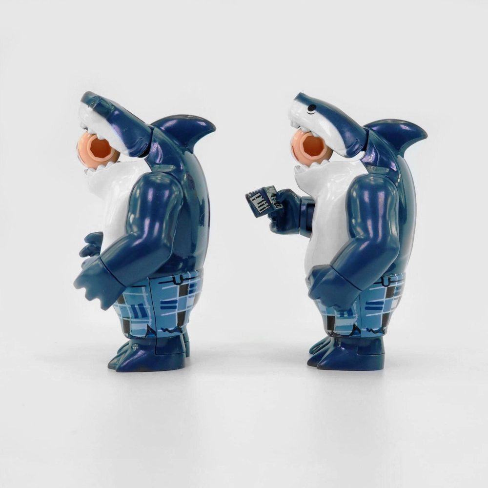 King Shark Likes to Read Minifigure Set 2pcs - Image 5