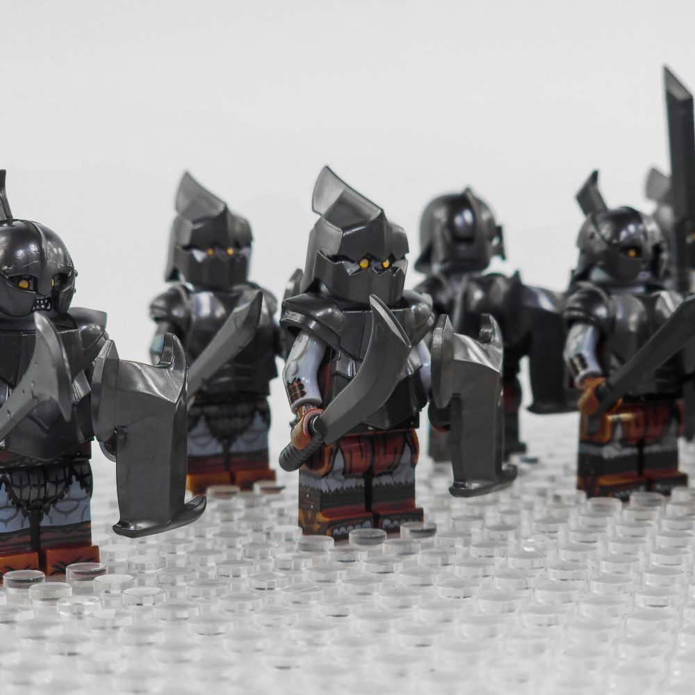 lord-the-rings-gundabad-orcs-and-azog-minifigure-set-11pcs