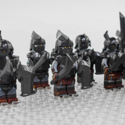 lord-the-rings-gundabad-orcs-and-azog-minifigure-set-11pcs
