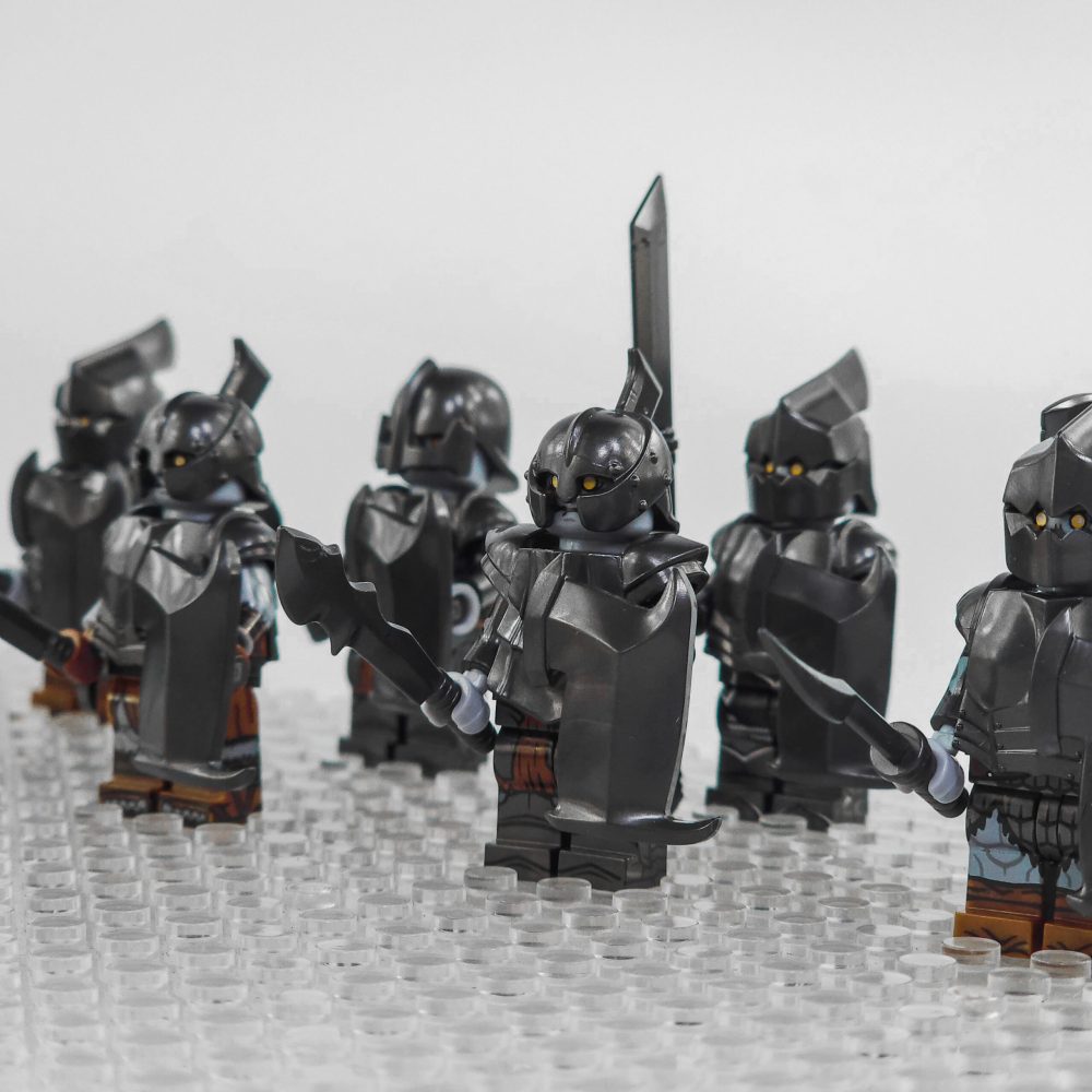 lord-the-rings-gundabad-orcs-and-azog-minifigure-set-11pcs