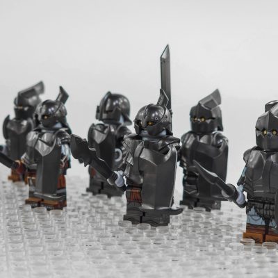 lord-the-rings-gundabad-orcs-and-azog-minifigure-set-11pcs