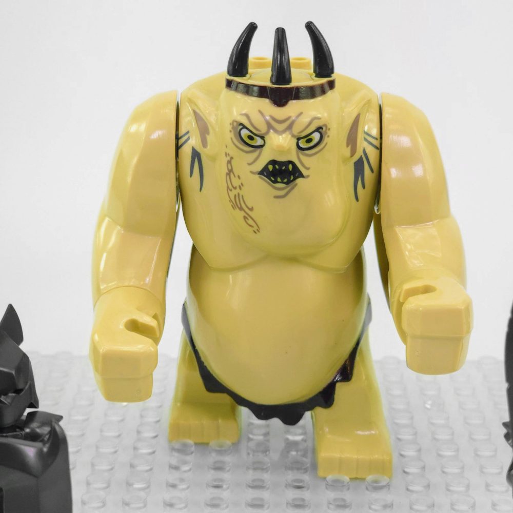 Lord the Rings Misty Mountains Goblin King and Orcs Minifigure Set 6pcs - Image 4