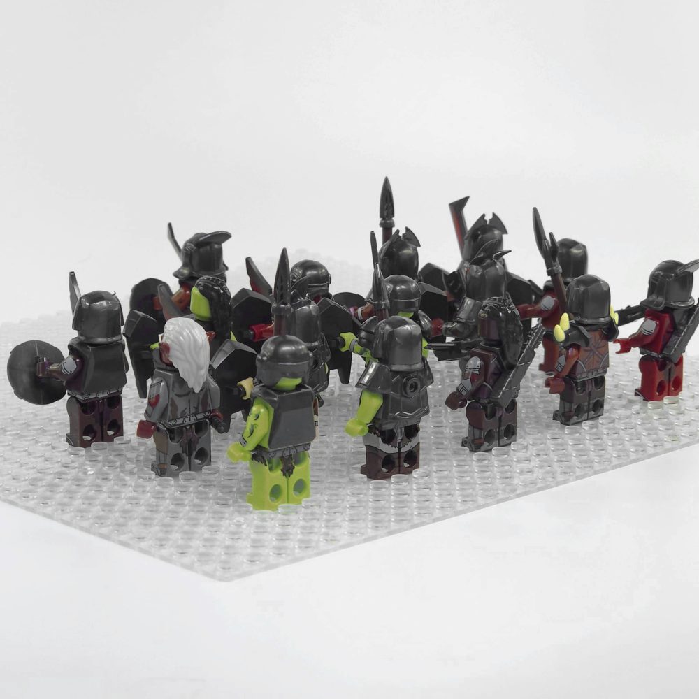 Lord the Rings Uruk-Hai Orcs and Goblins Minifigure Set 16pcs - Image 3