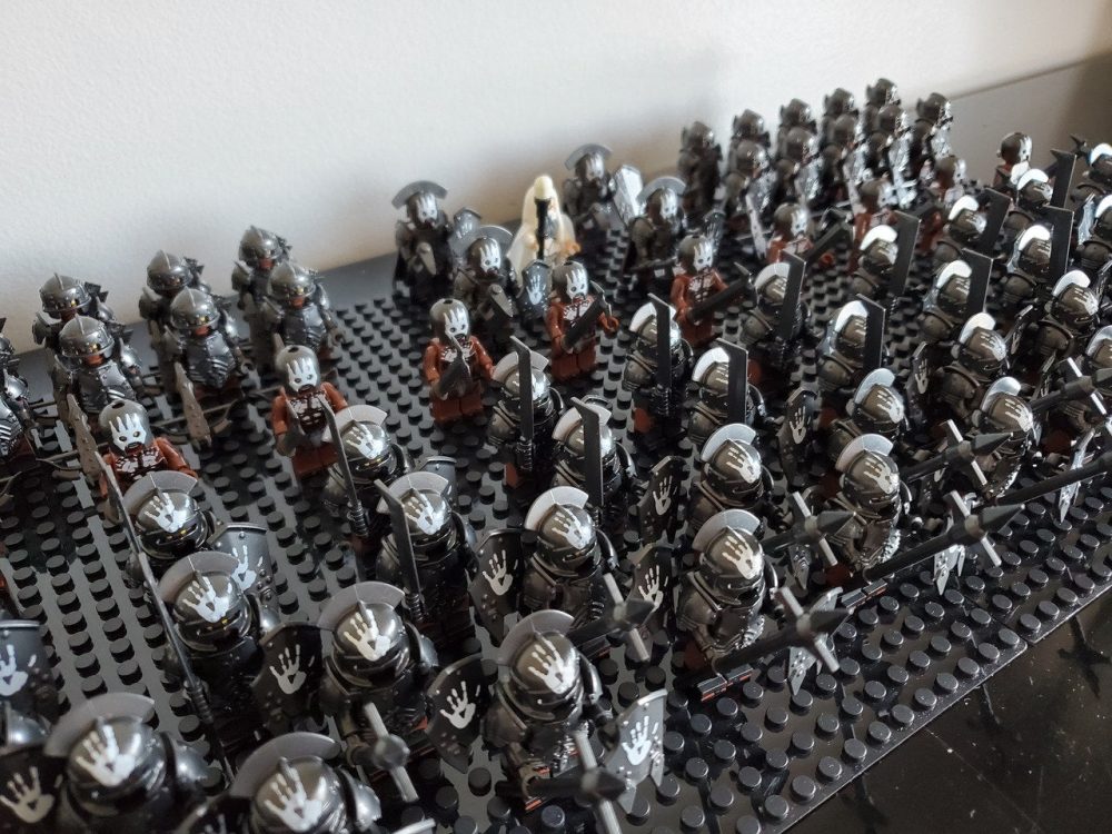 Lord the Rings Uruk-Hai Saruman Battle Helms Deep Minifigure Set 75pcs - Image 5