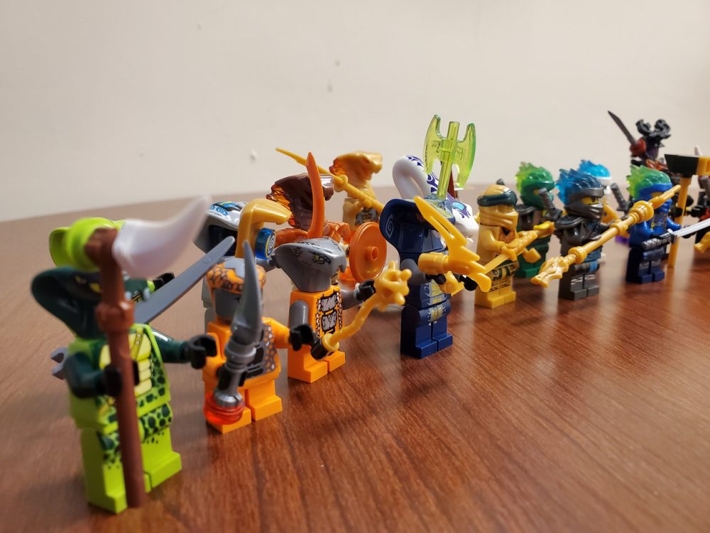 ninjago-secrets-of-the-forbidden-spinjitzu-24-piece-minifigure-collection