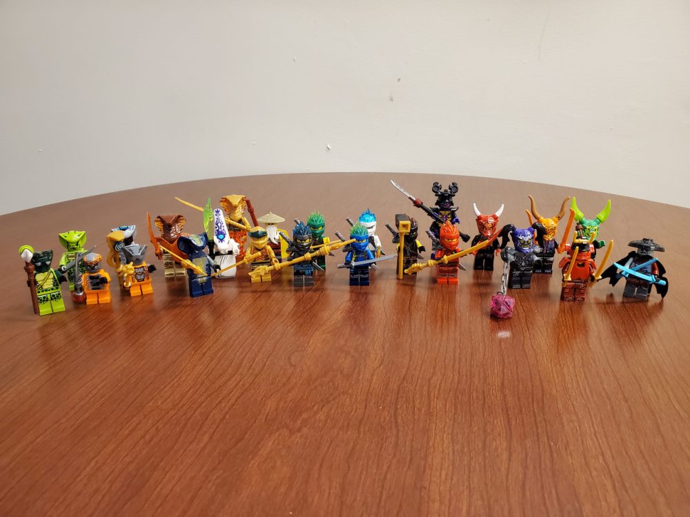 ninjago-secrets-of-the-forbidden-spinjitzu-24-piece-minifigure-collection