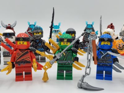 ninjago-secrets-of-the-forbidden-spinjitzu-blizzard-samurai-24-piece-minifigure-collection