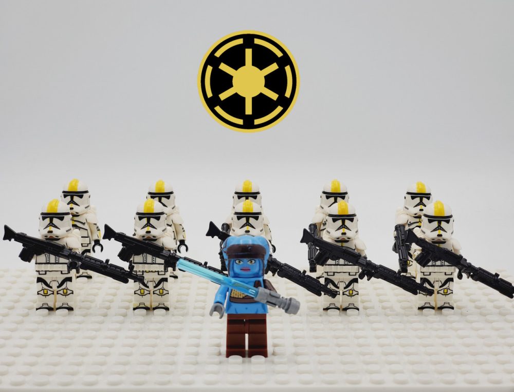 star-wars-327th-star-corps-clone-troopers-with-jedi-aayla-minifigure-set-of-11pcs