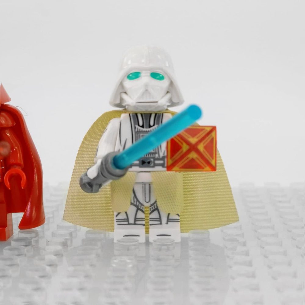 star-wars-black-white-and-red-darth-vader-minifigure-set