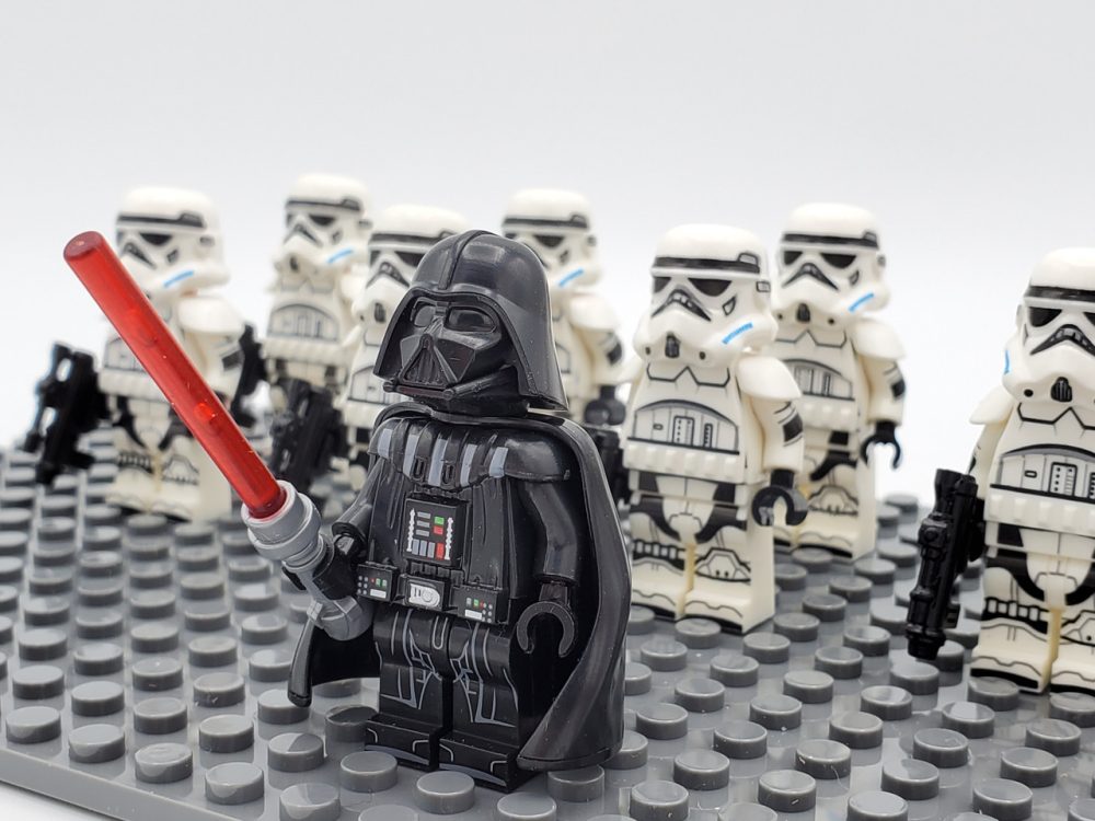 star-wars-darth-vader-imperial-stormtroopers-minifigure-set