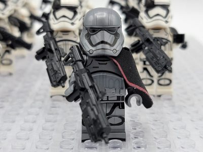 star-wars-kylo-ren-stormtroopers-of-the-first-order-stormtrooper-minifigure-set