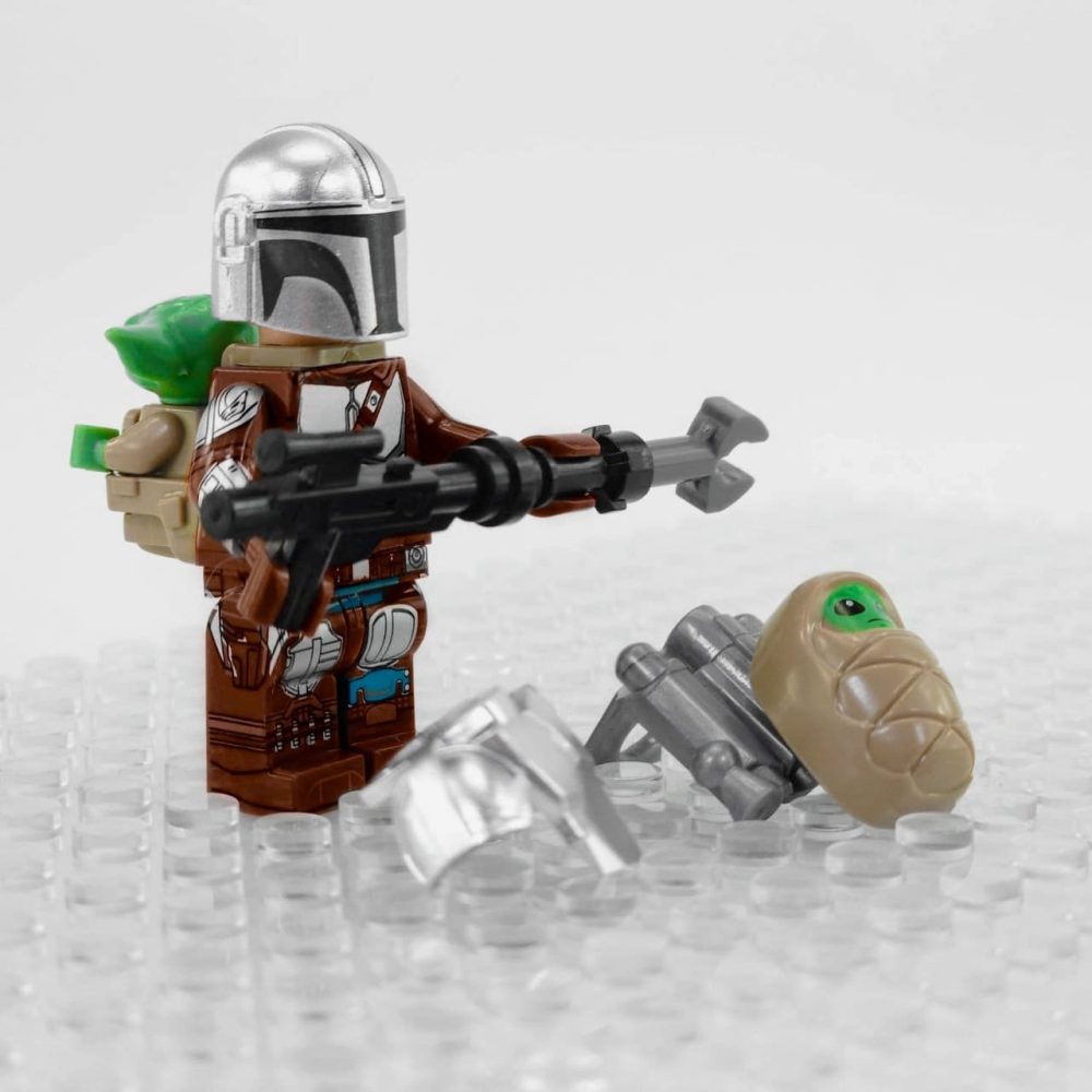 star-wars-mandalorian-with-beskar-armour-and-baby-grogu-minifigure-set