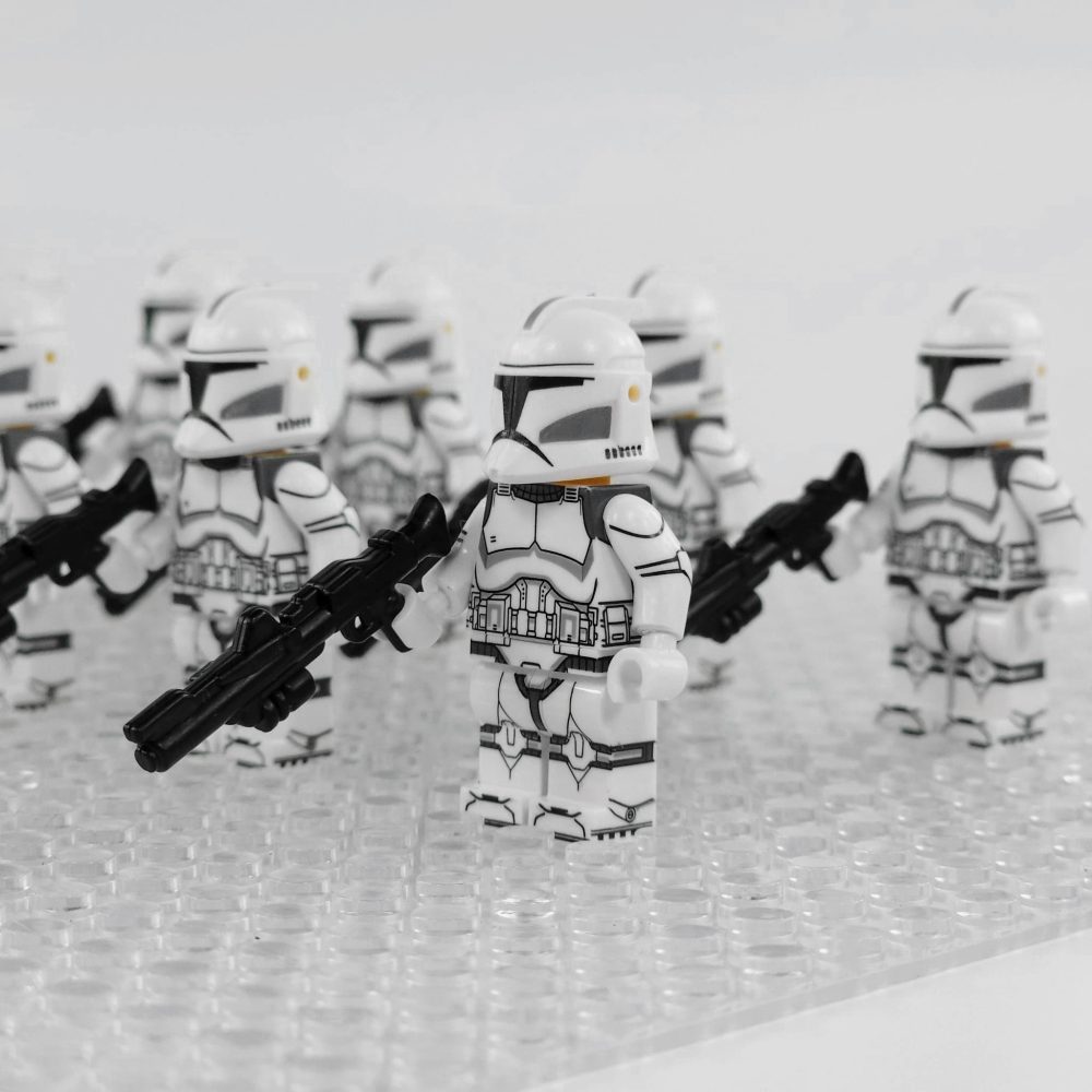 star-wars-phase-1-clone-troopers-with-dc-15a-blaster-minifigures-set-of-10pcs