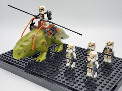 star-wars-sandtrooper-desert-stormtroopers-and-dewback-minifigure-set