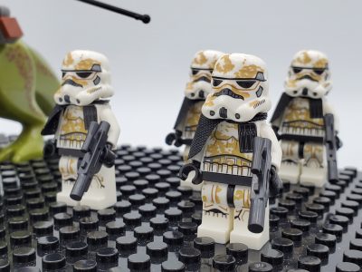 star-wars-sandtrooper-desert-stormtroopers-and-dewback-minifigure-set
