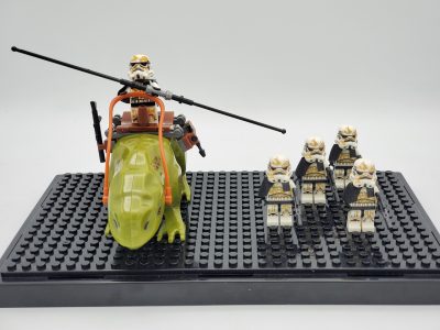 star-wars-sandtrooper-desert-stormtroopers-and-dewback-minifigure-set
