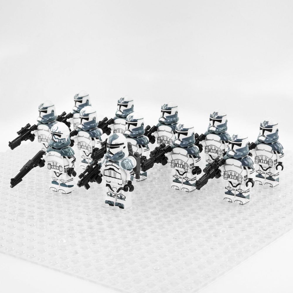 star-wars-wolfpack-clones-with-commander-wolffe-and-comet-minifigure-set