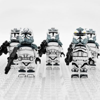 star-wars-wolfpack-clones-with-commander-wolffe-and-comet-minifigure-set