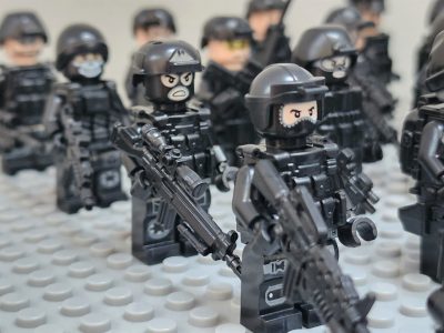swat-team-special-forces-riot-shields-minifigure-set-of-24pcs-with-assortment-of