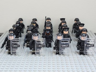 swat-team-special-forces-riot-shields-minifigure-set-of-24pcs-with-assortment-of