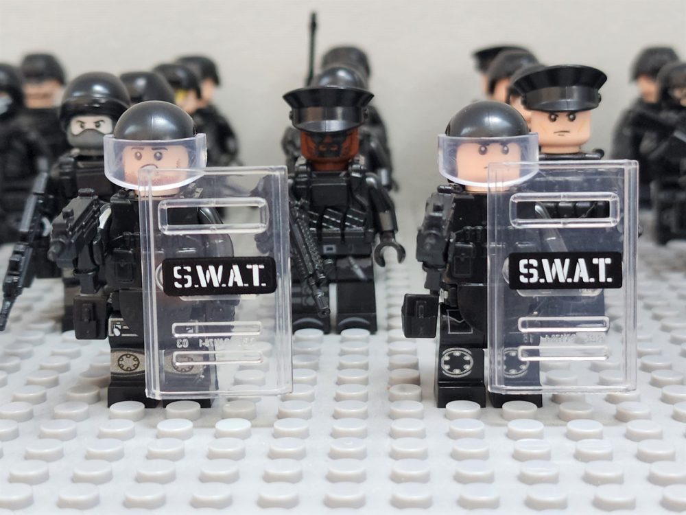 swat-team-special-forces-riot-shields-minifigure-set-of-24pcs-with-assortment-of