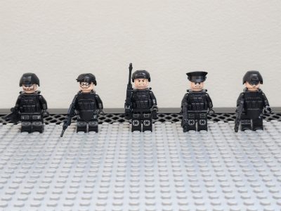 swat-team-special-forces-riot-shields-minifigure-set-of-24pcs-with-assortment-of