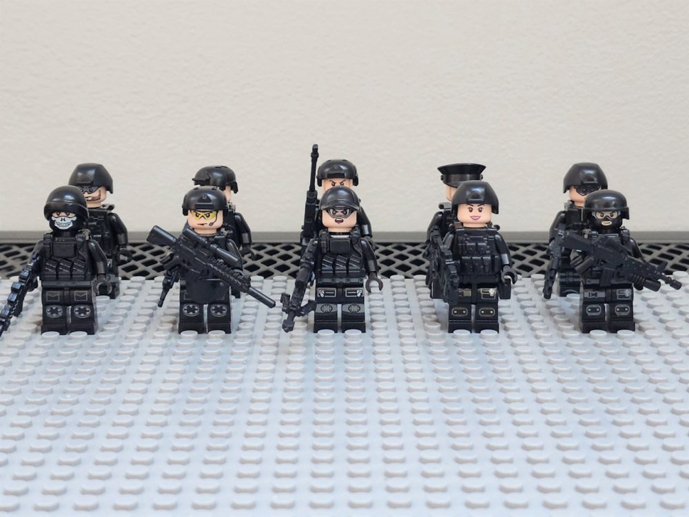 swat-team-special-forces-riot-shields-minifigure-set-of-24pcs-with-assortment-of