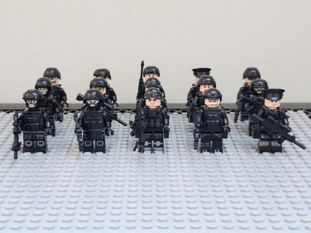 swat-team-special-forces-riot-shields-minifigure-set-of-24pcs-with-assortment-of