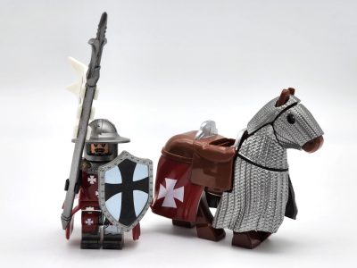 tripoli-mounted-knights-armored-warhorse-minifigure-set