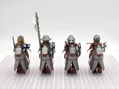 tripoli-mounted-knights-armored-warhorse-minifigure-set