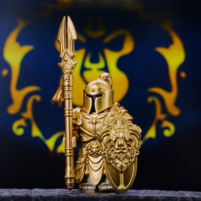 world-of-warcraft-stormwind-city-guards-minifigure-set-with-warspear-of-valorous-lions-shield